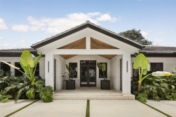 7300 Los Pinos Blvd Coral Gables, FL 33143
