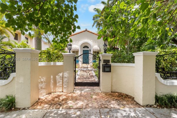 1511 SW 13th Ave Miami, FL 33145