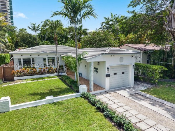 784 NE 71st St Miami, FL 33138