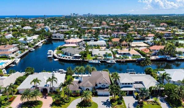 2520 NE 35th St Lighthouse Point, FL 33064