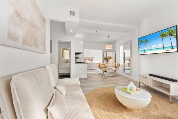 530 Ocean #103A/104 Miami Beach, FL 33139