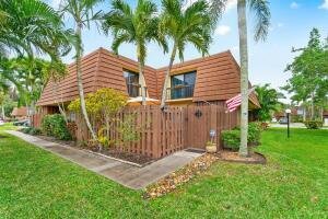 825 Center St #13b Jupiter, FL 33458