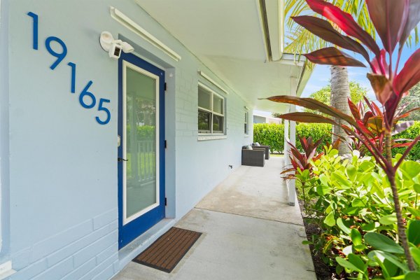 19165 SE Homewood Ave Tequesta, FL 33469