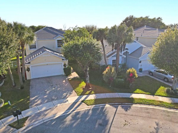 130 Canterbury Pl Royal Palm Beach, FL 33414