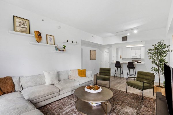 1209 Main #302 Jupiter, FL 33458