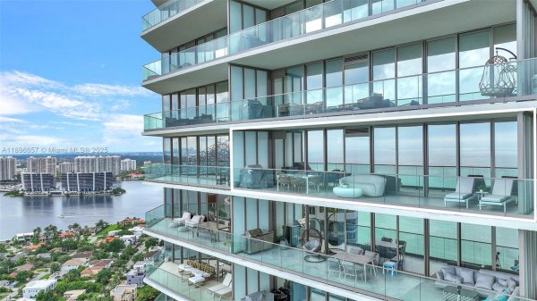18975 Collins Ave #3503 Sunny Isles Beach, FL 33160