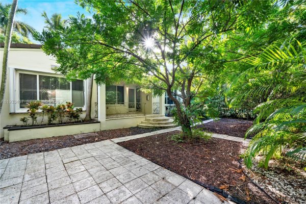 3415 Royal Palm Ave Miami Beach, FL 33140