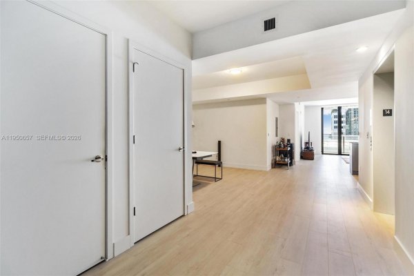 1010 Brickell Ave #1404 Miami, FL 33131