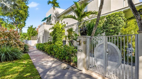 4805 Cherokee Ave Miami Beach, FL 33140