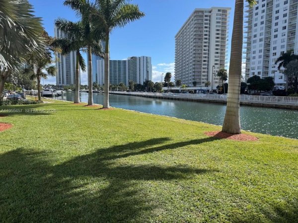 400 Kings Pt Dr #706 Sunny Isles Beach, FL 33160