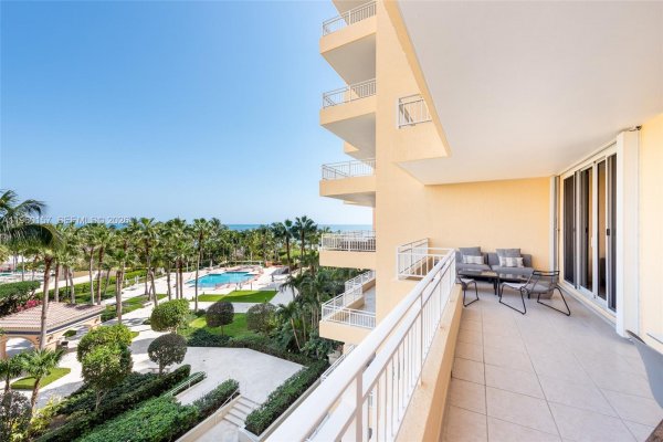 799 Crandon Blvd #605 Key Biscayne, FL 33149