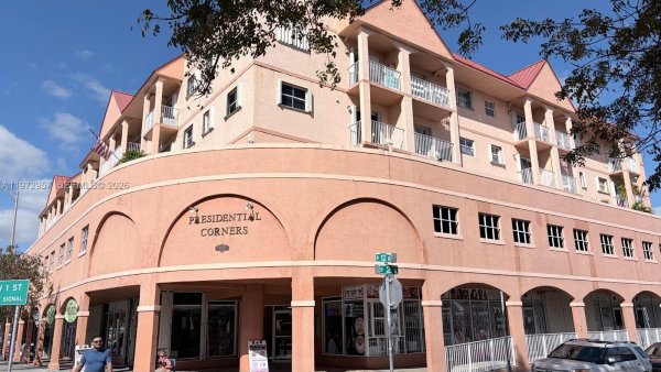 199 SW 12th Ave #415B Miami, FL 33130