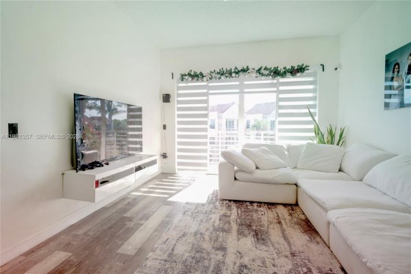 2721 Ocean Clb Blvd #303 Hollywood, FL 33019