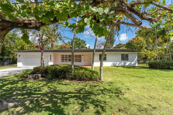 12945 SW 82nd Ave Pinecrest, FL 33156