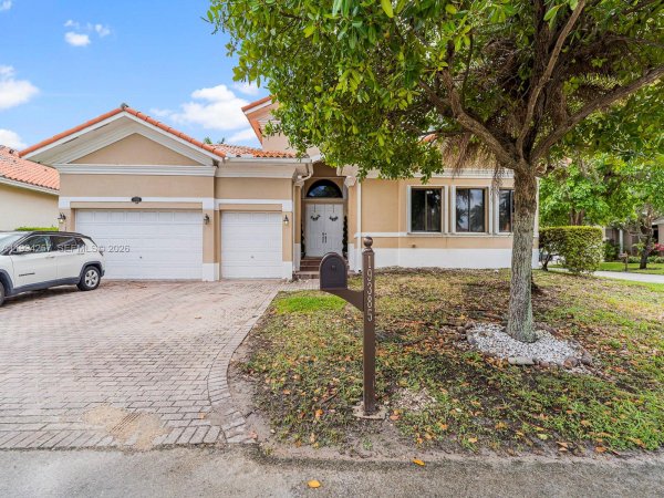 19385 SW 79th Ct Cutler Bay, FL 33157