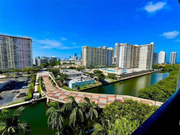 17150 N Bay Rd #2912 Sunny Isles Beach, FL 33160