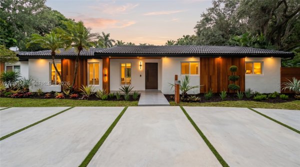 15321 SW 82nd Ave Palmetto Bay, FL 33157