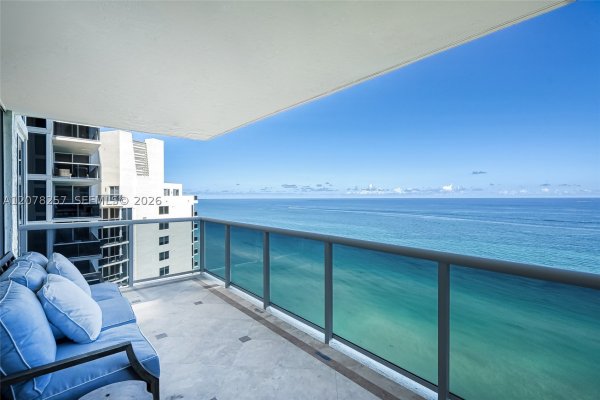 19111 Collins Ave #2705 Sunny Isles Beach, FL 33160