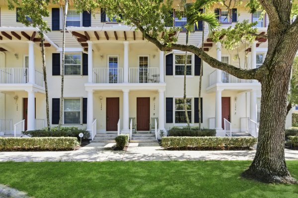 1594 Grande Cull Jupiter, FL 33458