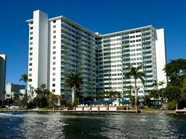 3233 NE 34th #1601 Fort Lauderdale, FL 33308