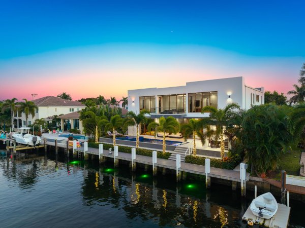 2631 NE 48th Lighthouse Point, FL 33064