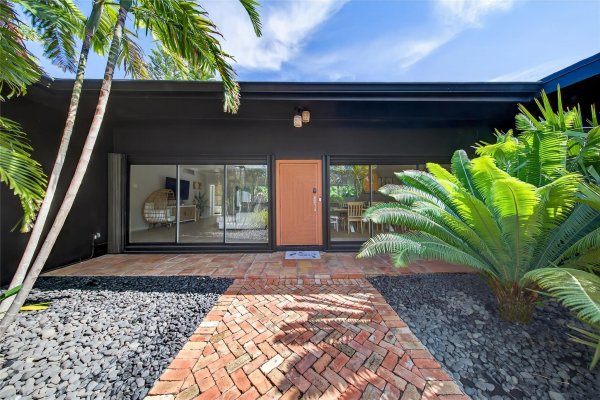 2112 Manatee Dr Fort Lauderdale, FL 33316