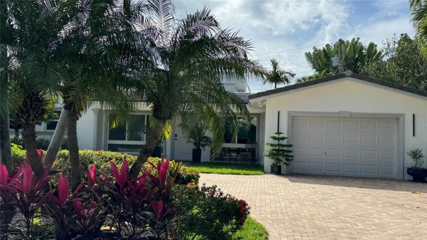 3204 Robbins Pompano Beach, FL 33062