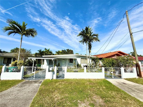 6339 SW 32nd St Miami, FL 33155