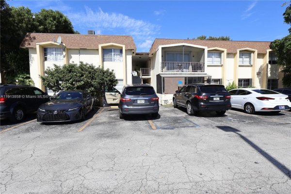 7825 Miller Dr #C211 Miami, FL 33155