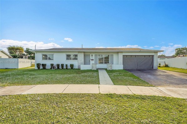 10340 SW 157th St Miami, FL 33157