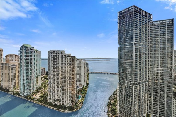 300 Biscayne Blvd Way #3304C Miami, FL 33131