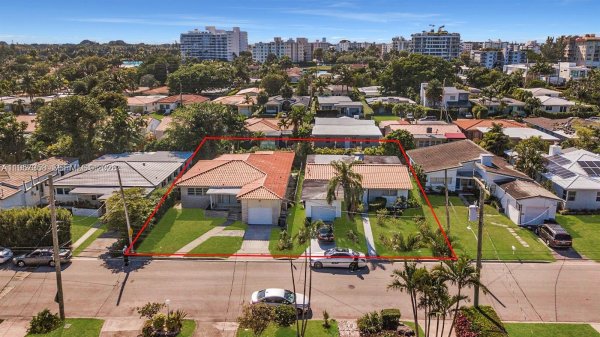 9348/9356 Byron Ave Surfside, FL 33154