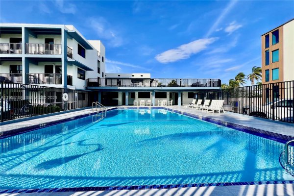 322 Harding St #B203 Hollywood, FL 33019