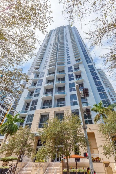 1050 Brickell Ave #2622 Miami, FL 33131