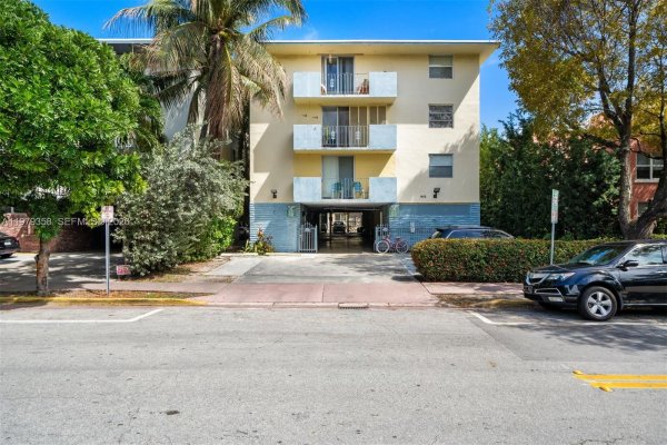 915 Jefferson Ave #2C Miami Beach, FL 33139
