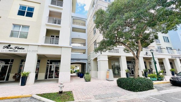 1200 Town Ctr Dr #420 Jupiter, FL 33458