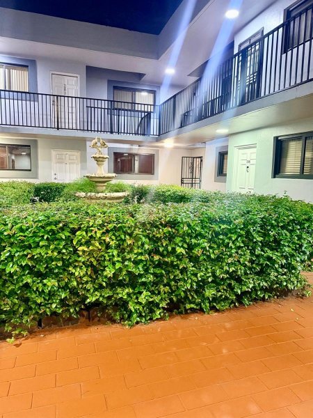 1340 W 41st St #205 Hialeah, FL 33012