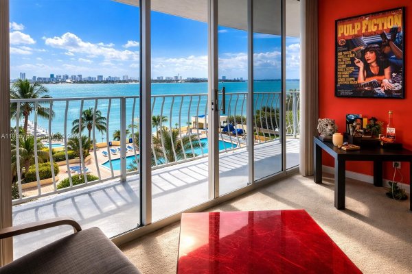 7601 E Treasure Dr #910 North Bay Village, FL 33141
