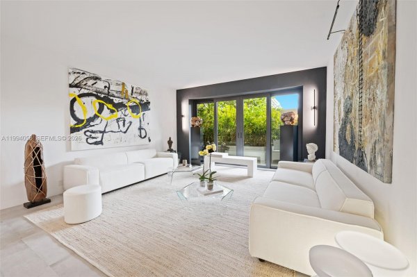 201 Crandon Blvd #227 Key Biscayne, FL 33149