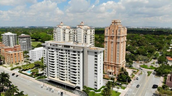 625 Biltmore Way #103 Coral Gables, FL 33134