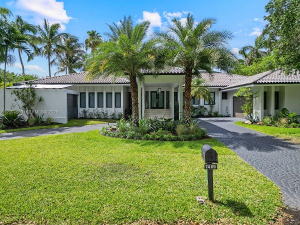 Undisclosed Address Palmetto Bay, FL 33157