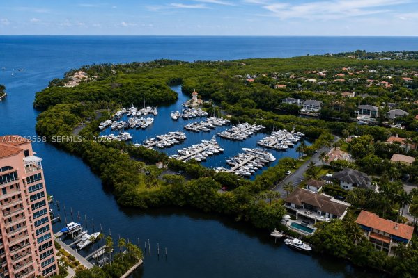 35 Edgewater Dr #107 Coral Gables, FL 33133