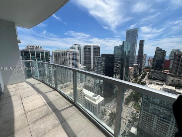 1060 Brickell Ave #3509 Miami, FL 33131