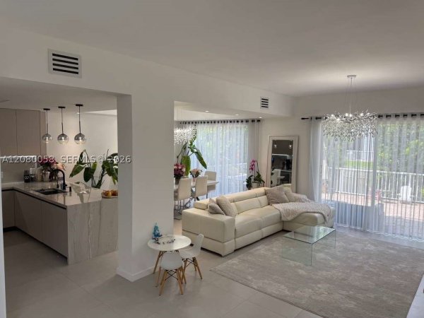 3123 NE 210th St Aventura, FL 33180