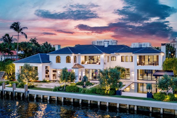 2401 Spanish Riv Rd Boca Raton, FL 33432