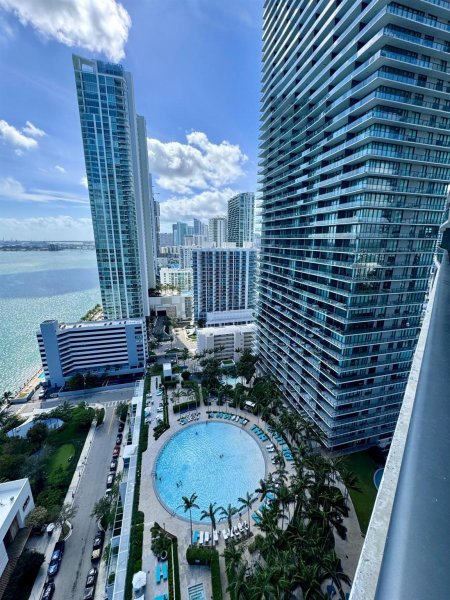 650 NE 32nd St #2507 Miami, FL 33137
