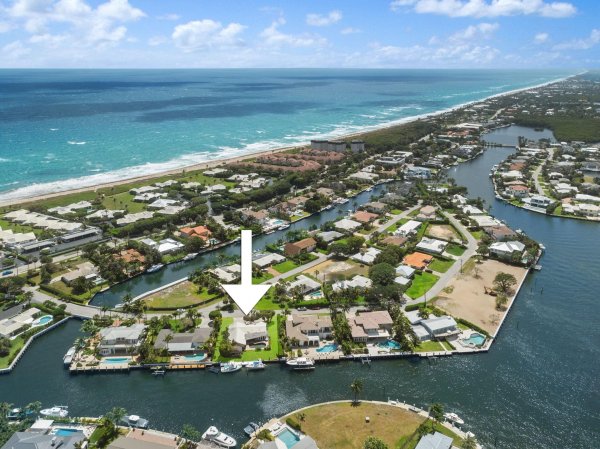 3 Sabal Is Dr Ocean Ridge, FL 33435