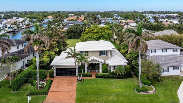 33 Spanish Riv Dr Ocean Ridge, FL 33435