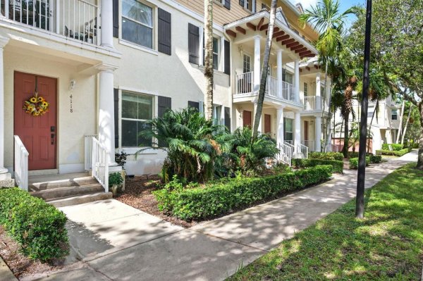 4118 Greenway Jupiter, FL 33458