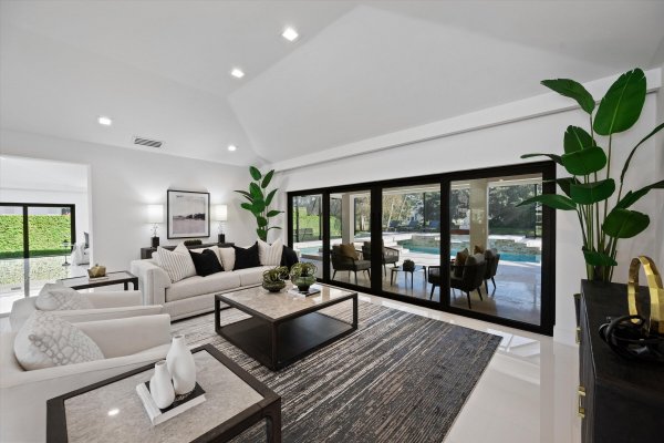 1648 Breakers West West Palm Beach, FL 33411